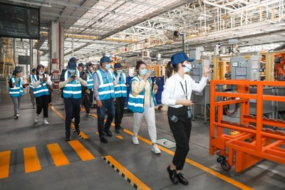 2021奇瑞捷豹路虎開放日開啟,全新捷豹XFL亮相常熟生產(chǎn)基地